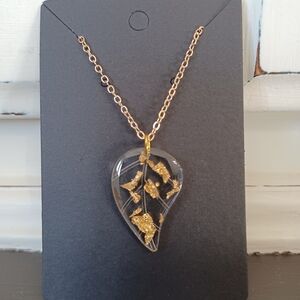 Elegant Gold Leaf Teardrop Necklace